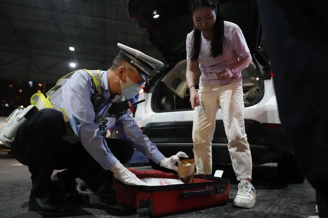 【节日我在岗】我的十二行散文诗-第12张图片-非凡网