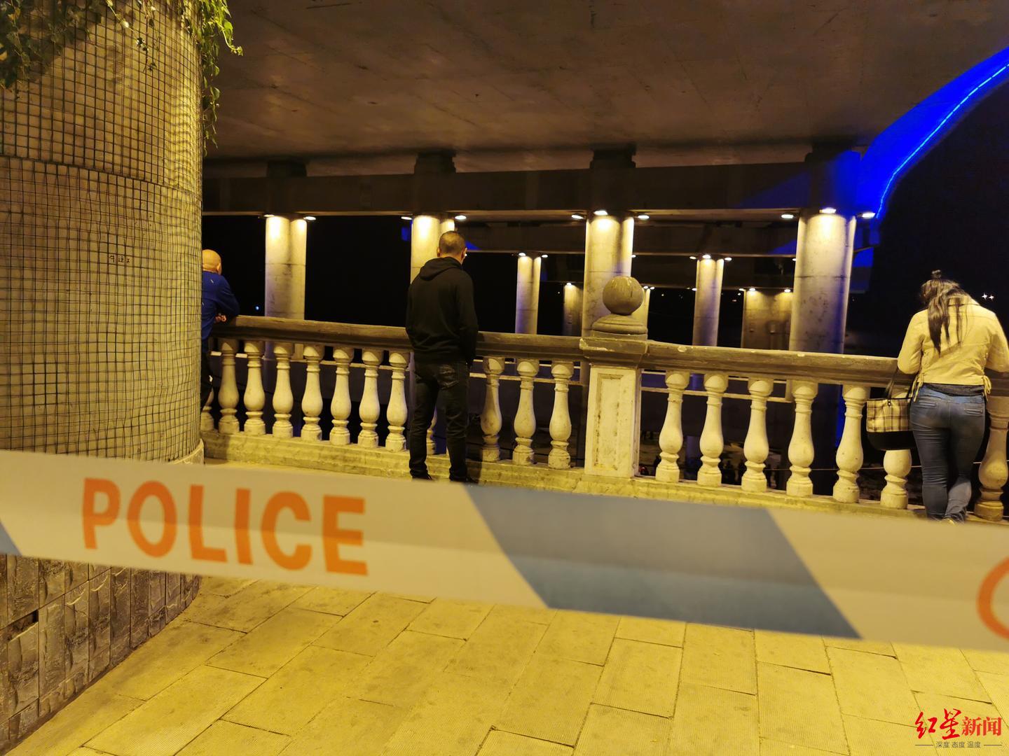 四川苍溪一民警救落水女孩时失联 家属称其不会游泳 当地仍在连夜搜救