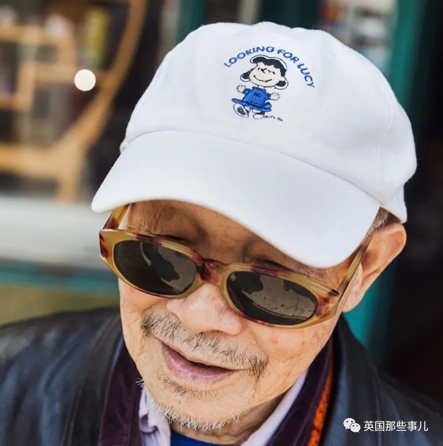 她们专拍国外中国城里的亚裔爷爷奶奶们，老年时尚秀都很有范儿呀
