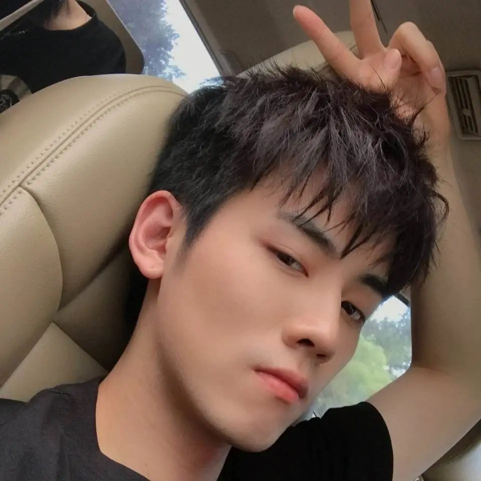 两个前女友出来锤渣男？这瓜越吃越多了……