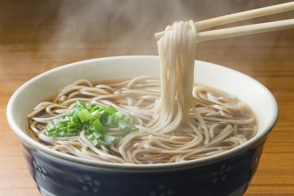 1岁半男童吃了口枣,引发肺炎……这些食物,孩子和老人要注意