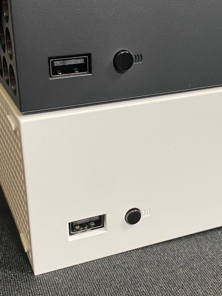 微软次时代主机已在 Bind 按键中设置红外接收器