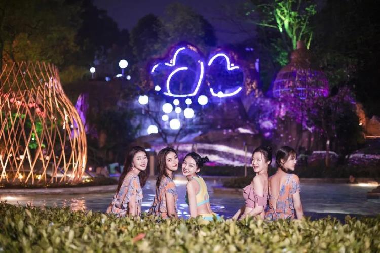 伊人就在灯火阑珊处，重姐带你南温泉泡汤观灯