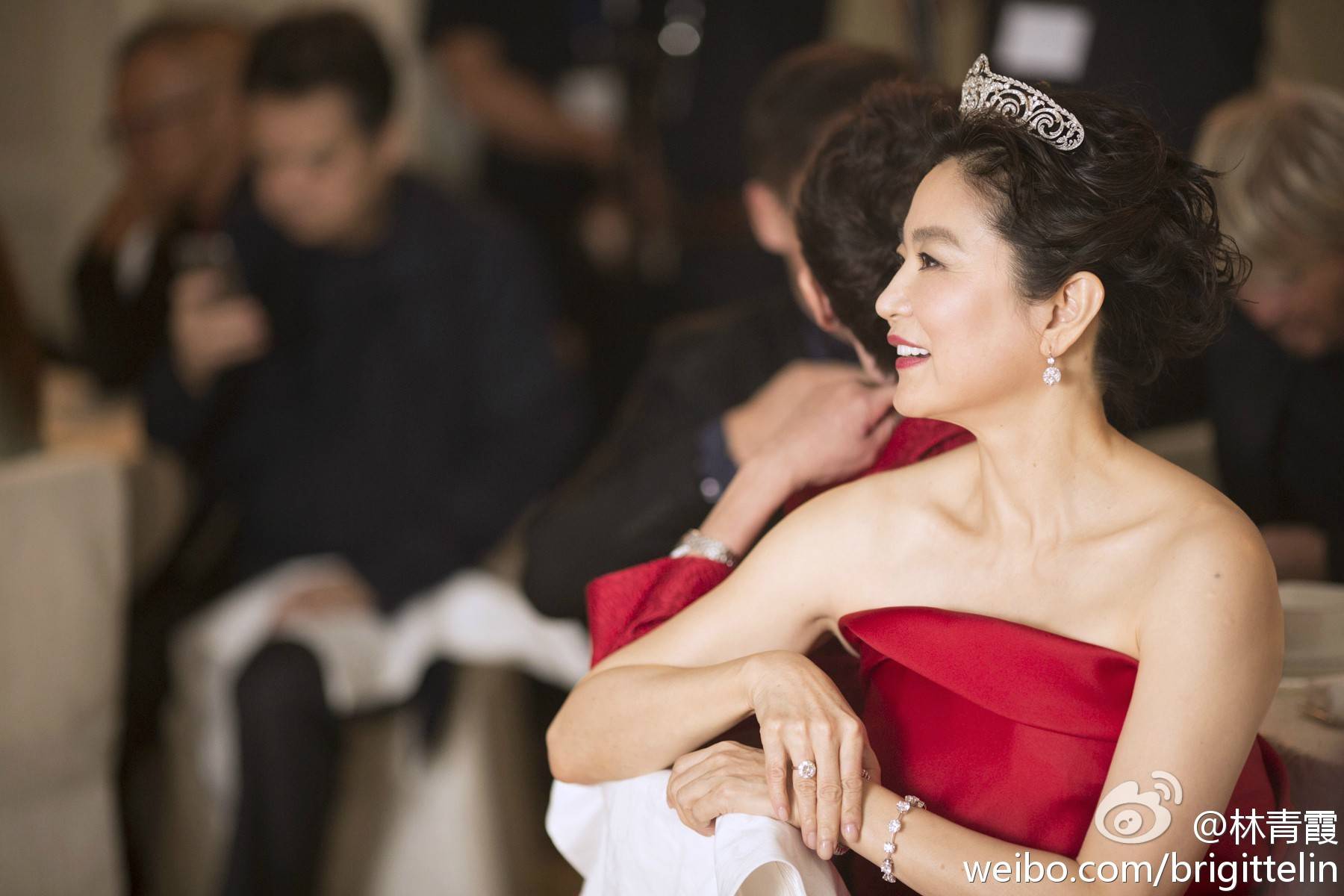 作家林青霞要在66岁生日出新书 自曝当年三张自拍吓跑张叔平 娱乐 蛋蛋赞