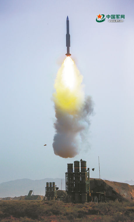 大漠铸盾——第80集团军某防空旅陆空对抗演习影