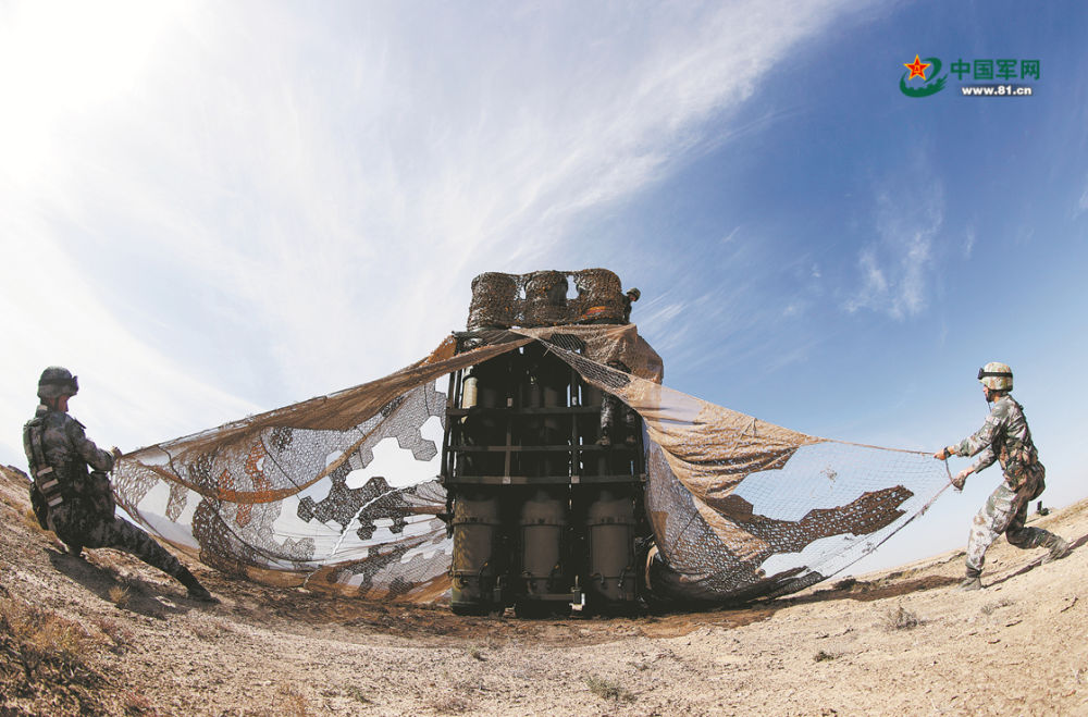 大漠铸盾——第80集团军某防空旅陆空对抗演习影