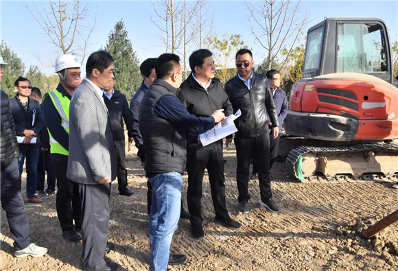 天桥区委书记韩伟调研梓东大道提升工程和重点项目建设工作