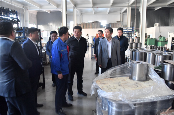 天桥区委书记韩伟调研梓东大道提升工程和重点项目建设工作