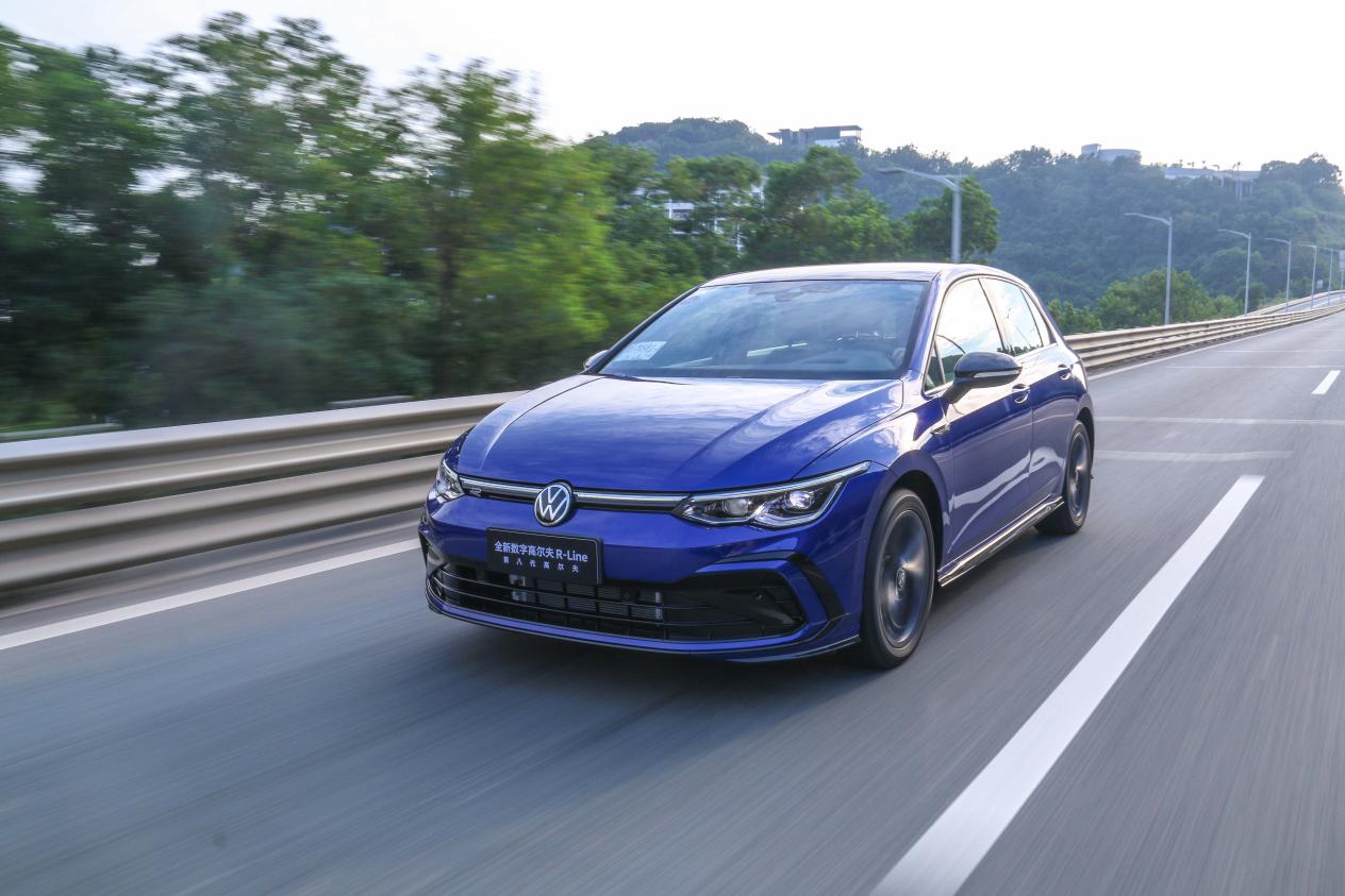 不负年轻一场 试驾：第八代高尔夫