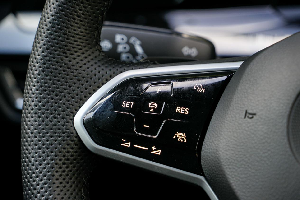 不负年轻一场 试驾：第八代高尔夫