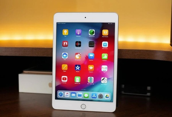 苹果首款折叠屏手机曝光 最快2022年发布搭载iPadOS