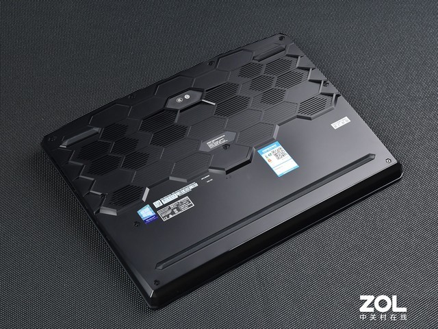微星强袭2 GE66评测：玩灯？我是认真的