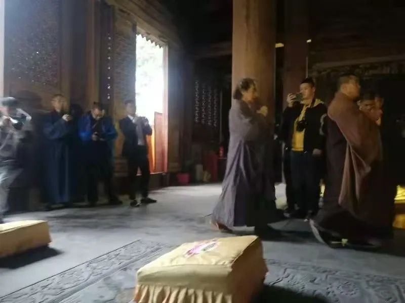 蔡志忠“落发”少林寺 法名“延一”