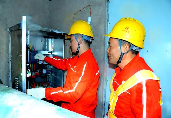 “满格电”加持 长寿“柚”迎丰收