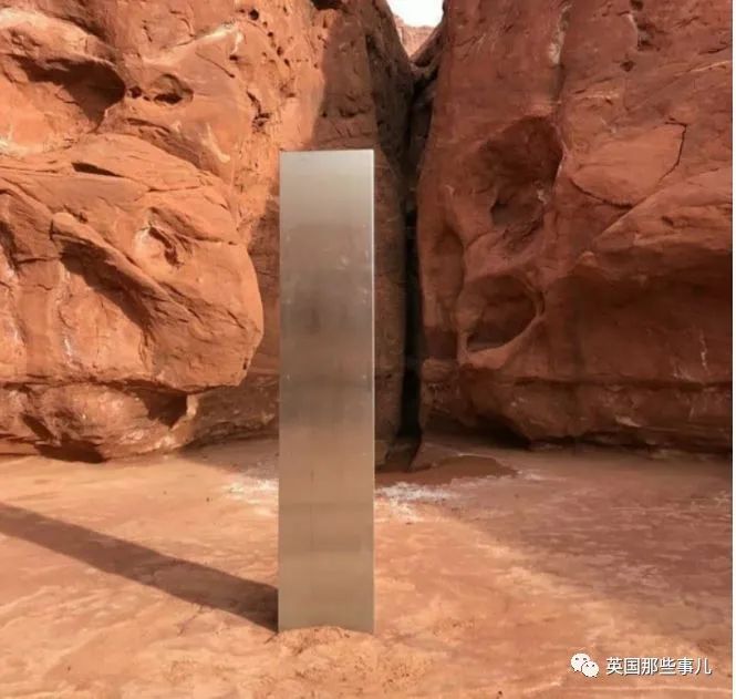 3米高神秘金属巨碑莫名出现在偏远峡谷，谁放的？?!…网友为此嗨翻了