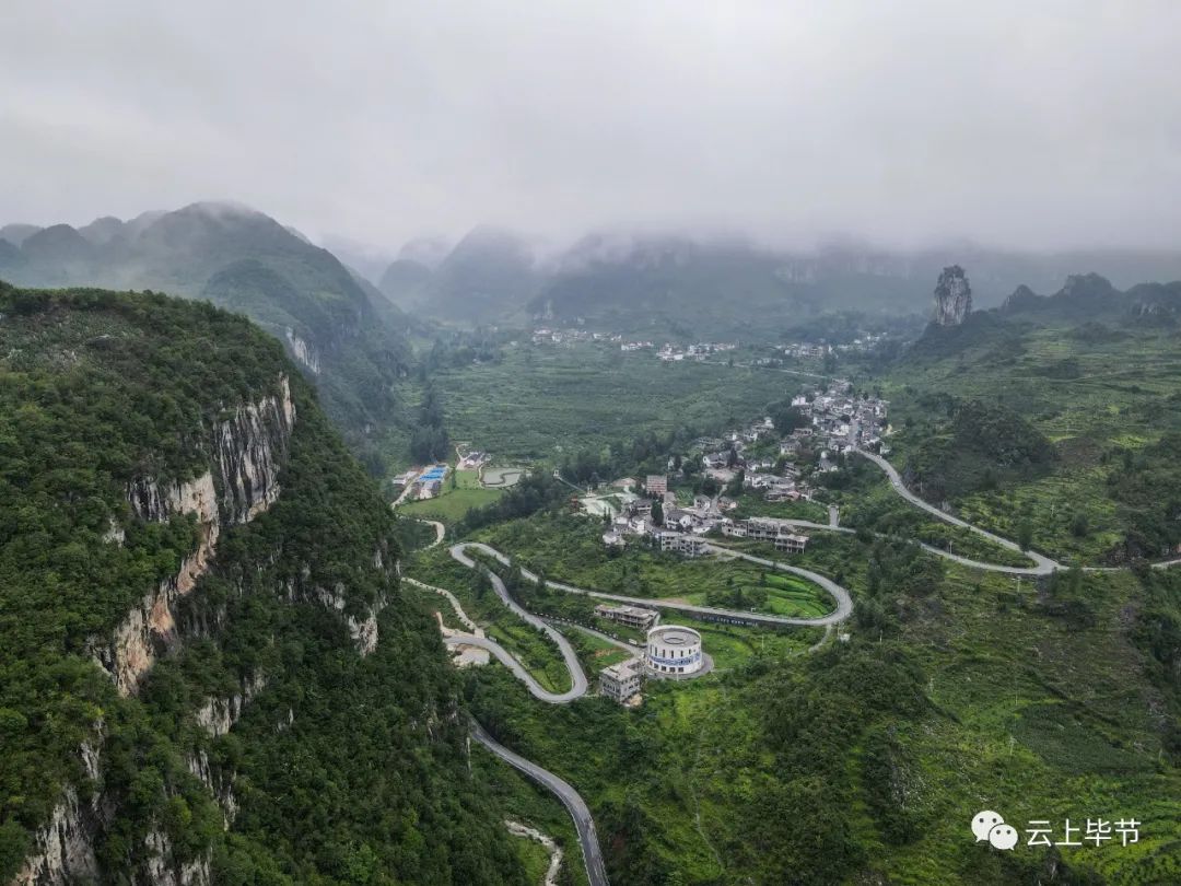 毕节市七星关区田坝镇茨朗村通村路毕节交通的惊天改变带大伙儿一起