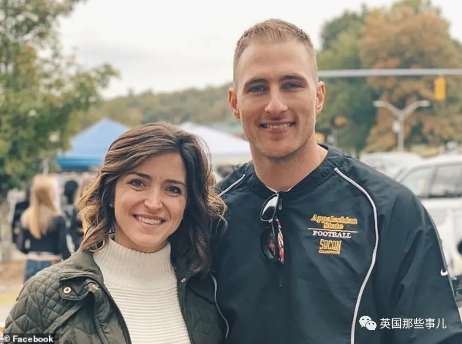 没床位，没救护车，患者家属只能网上求助。美国医疗系统濒临崩溃.....