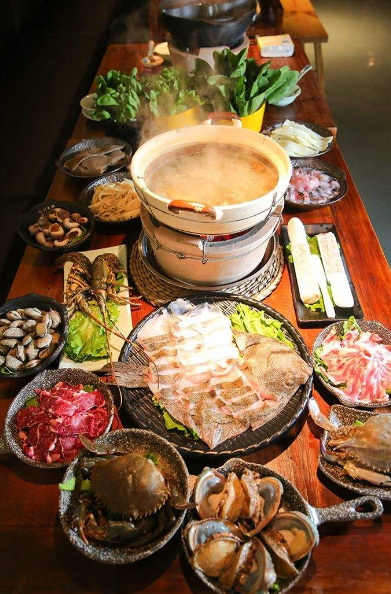 霍启刚郭晶晶晚餐太简陋，豪门食材不如普通人