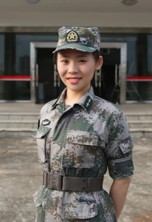 中国女军人，又美又飒
