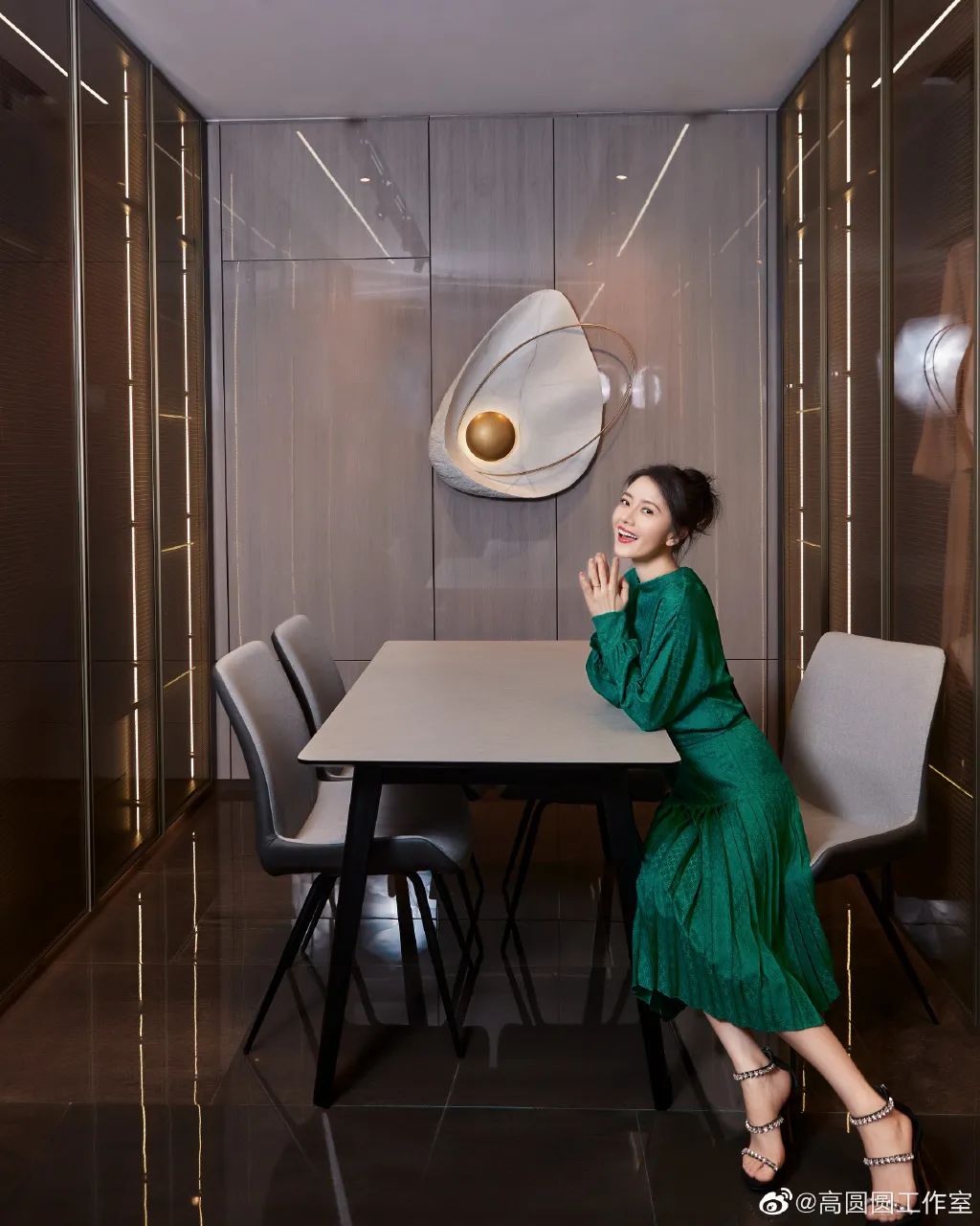 Practical Christmas modelling & takes a picture the guideline will find please