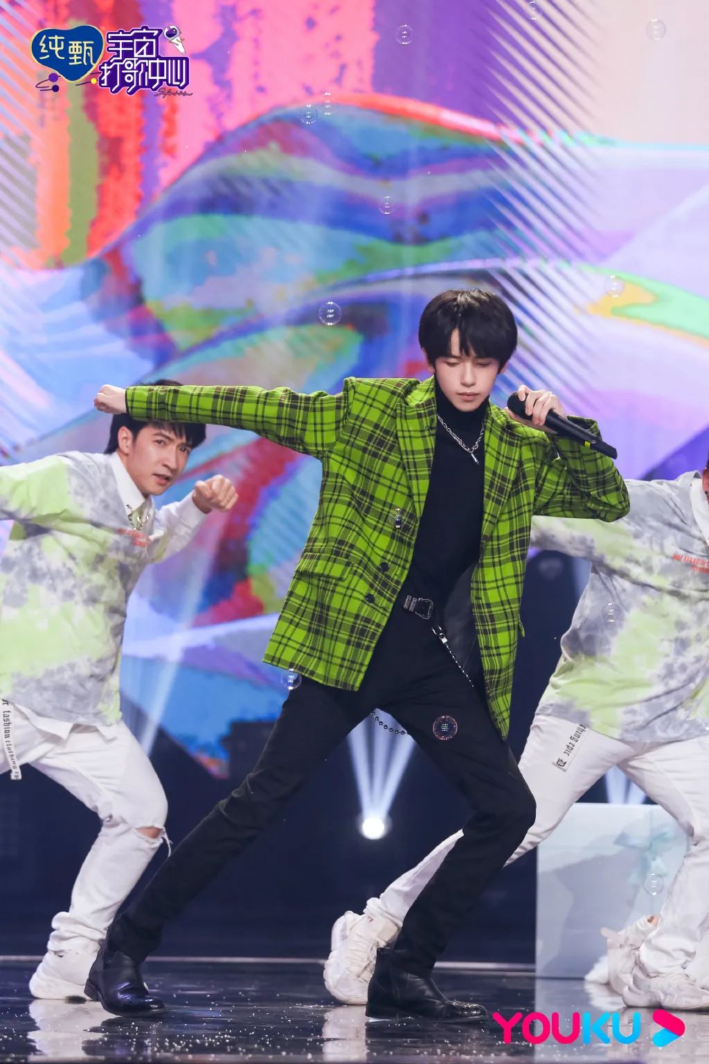 Practical Christmas modelling & takes a picture the guideline will find please