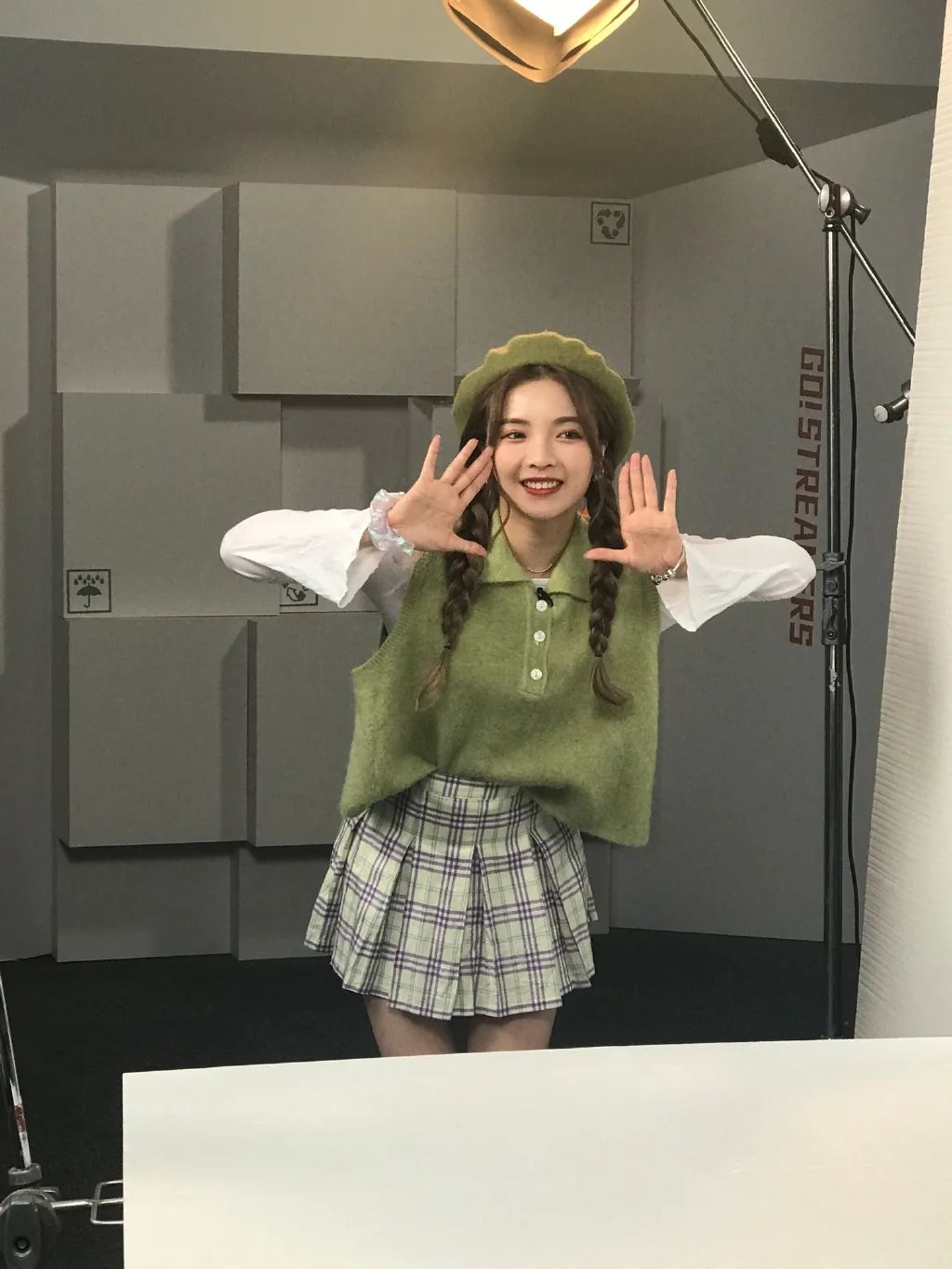 Practical Christmas modelling & takes a picture the guideline will find please