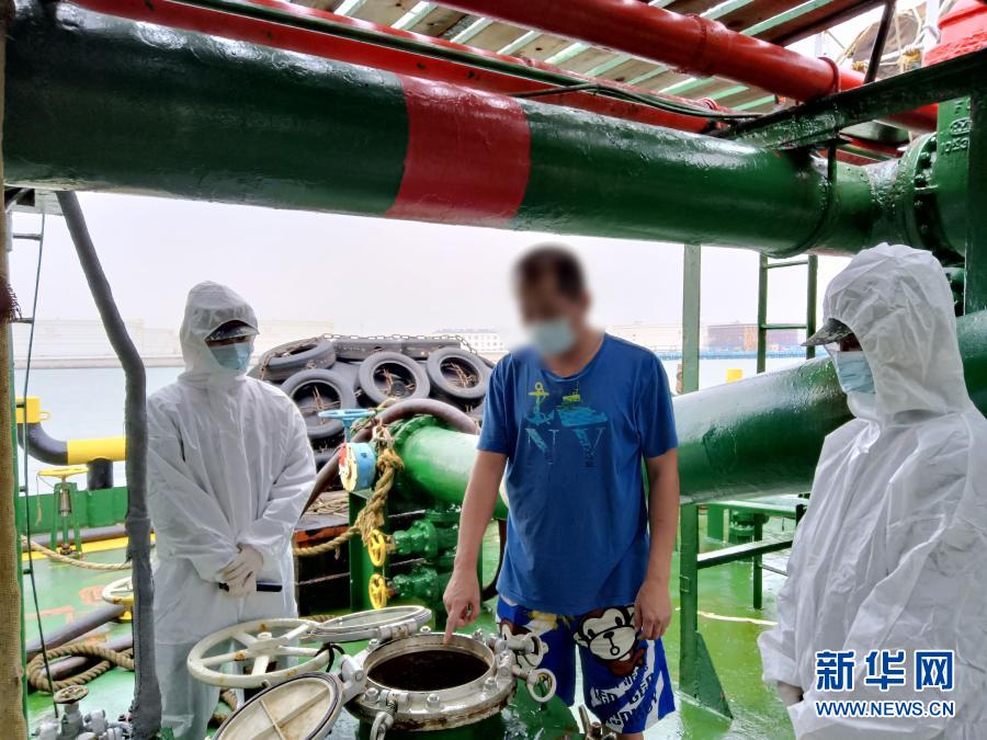中国海警破获特大涉嫌走私成品油案 案值约8亿元