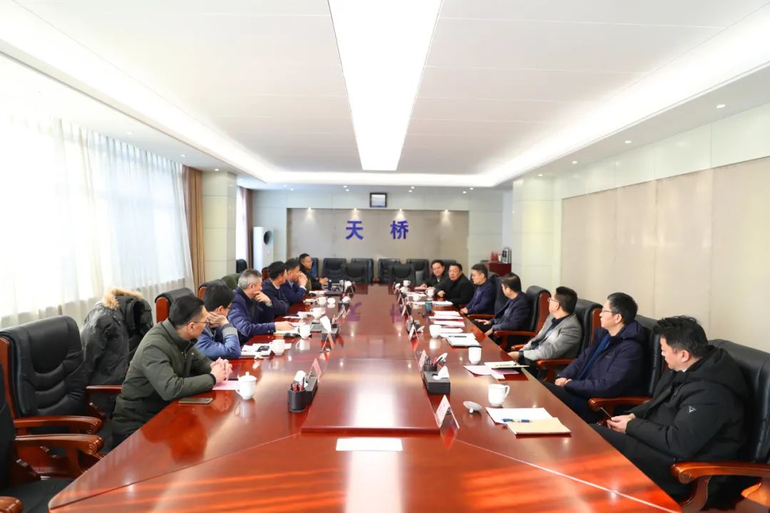 区委书记韩伟会见巴夫洛投资管理有限公司客人