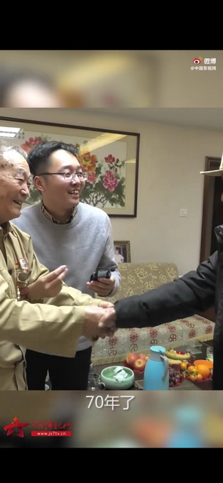 致敬英雄！两位抗美援朝老战士70年后相见，画面令网友泪目