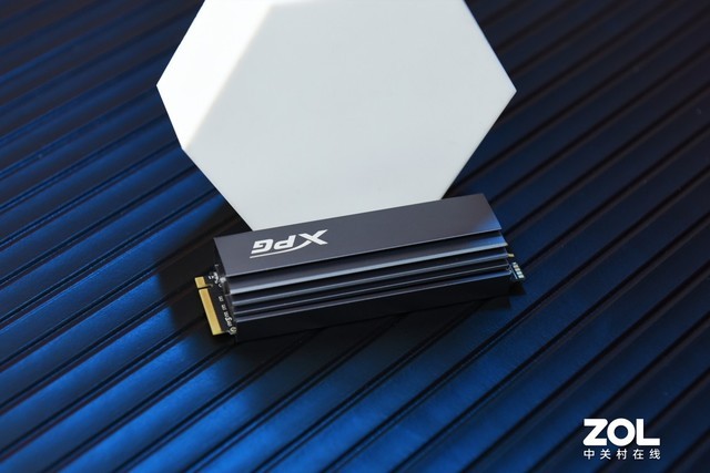 威刚XPG S70 PCIe4.0旗舰固态硬盘评测：天下谁能不识君