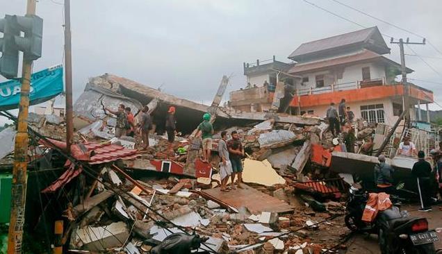 印尼苏拉威西岛凌晨地震已致至少34死，专家警告或发生海啸