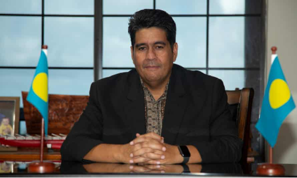 �Ǻǣ������µ�ѡ��ͳ����Ҫ��ס�й������衱��֧������̨�塰�����ѡ�