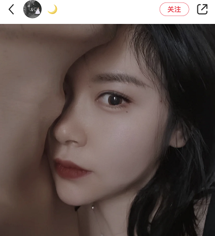 What wind is following Adam's apple to be patted oneself? 