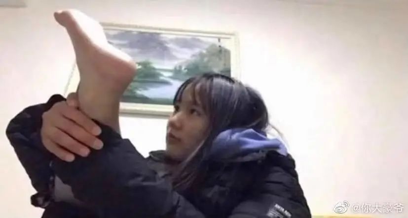 What wind is following Adam's apple to be patted oneself? 