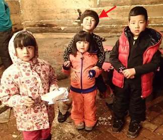 張亮兒子天天個頭逆天，13歲身高直逼180厘米，對比何炅似“小巨人”