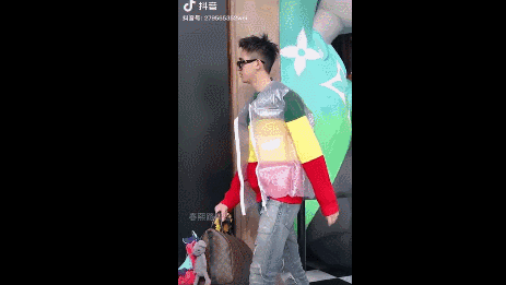 夹克|LV推出充气夹克售价31000元 网友喊话我担心出门一趟回家就瘪了
