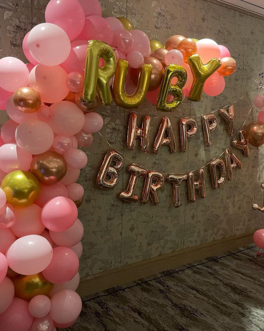 很甜！霍建华为林心如办生日宴细节曝光 女儿现