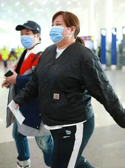 只能|贾玲回应胖了 只能靠吃饭让自己开心起来