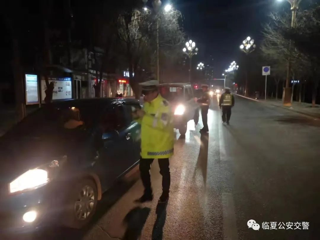 【平安春运 交警同行】临夏公安交警严查酒驾 为平安春运保驾护航