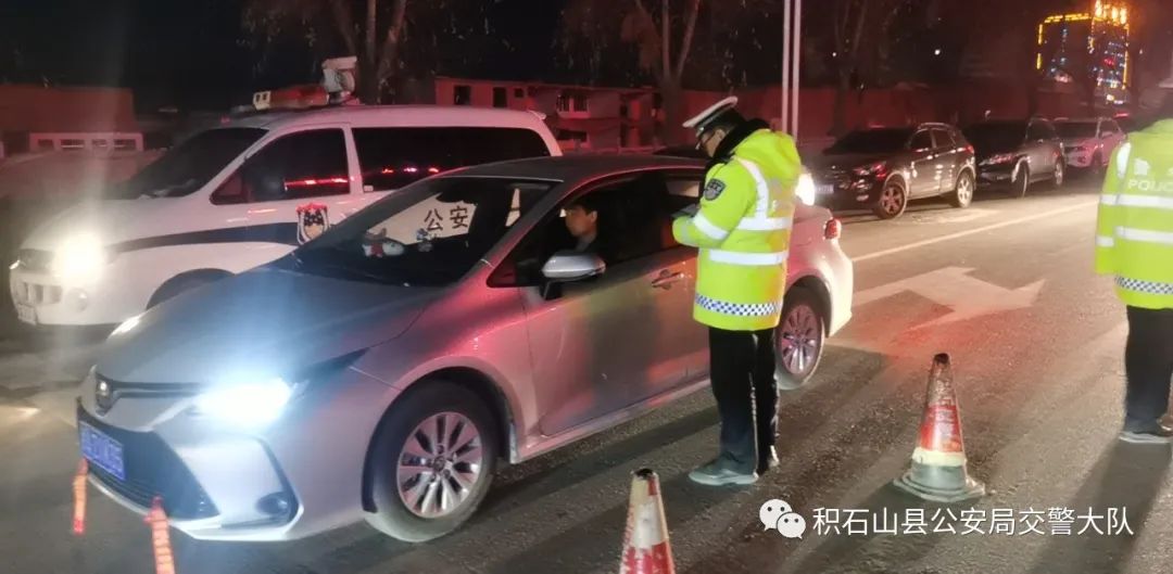 【平安春运 交警同行】临夏公安交警严查酒驾 为平安春运保驾护航