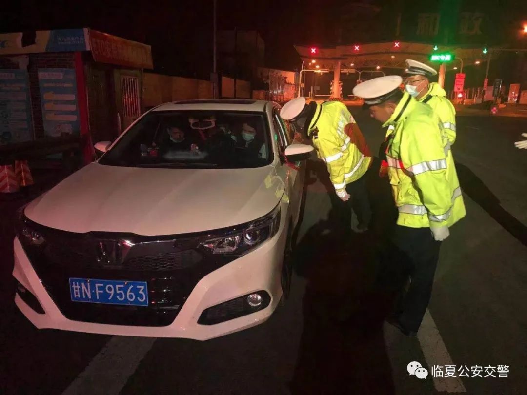 【平安春运 交警同行】临夏公安交警严查酒驾 为平安春运保驾护航