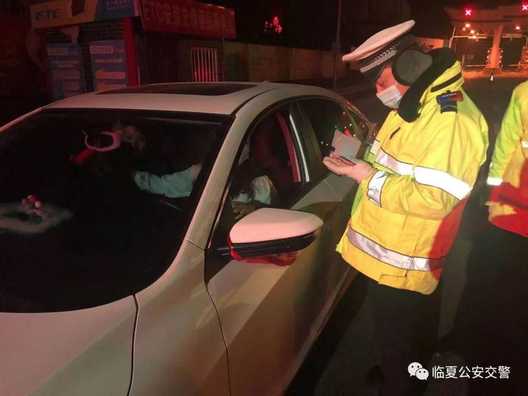【平安春运 交警同行】临夏公安交警严查酒驾 为平安春运保驾护航