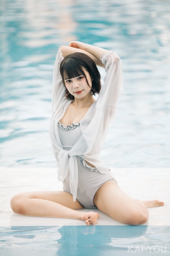 混血短发萝莉！宫崎あみさ身穿制服萌萌大眼直击心脏