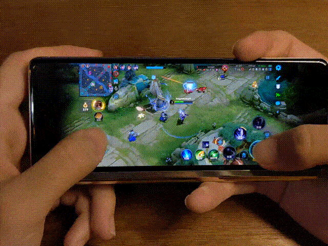 对比评测：华为Mate X2与三星W21 5G的两条路