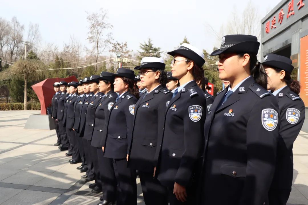 临夏州公安局举行纪念“三八”国际劳动妇女节暨建党100周年庆祝活动