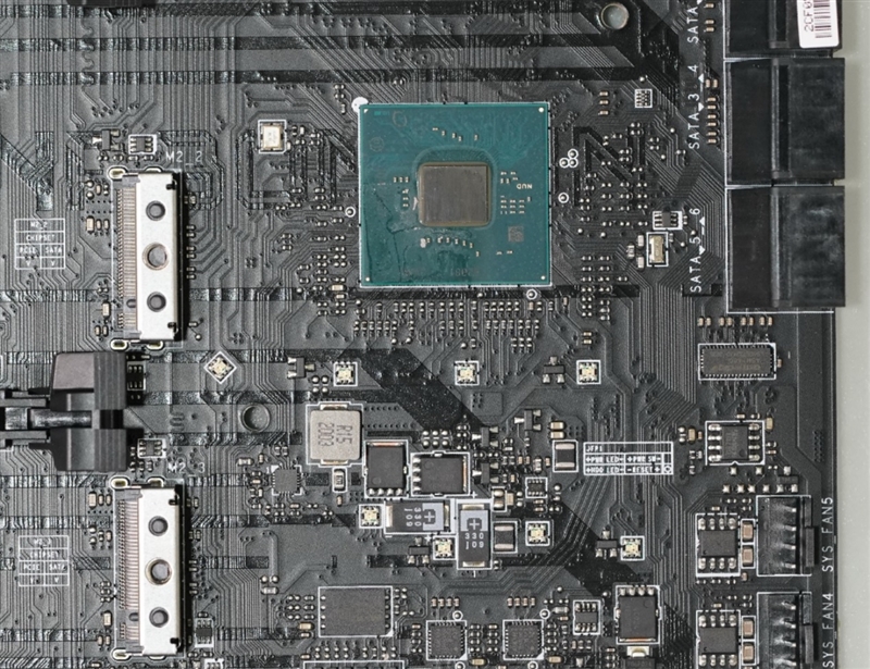 史上最猛的暗黑板！微星MPG Z590 GAMING CARBON WIFI主板评测