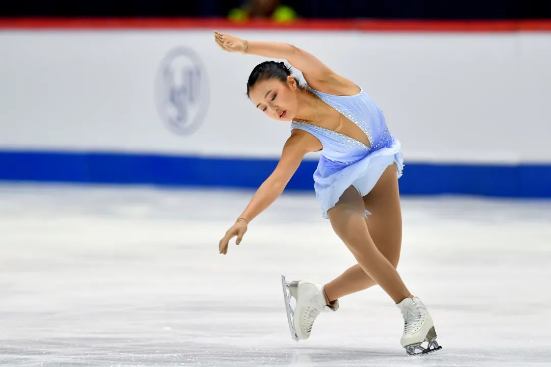 Why does new fighting spirit of sport foreign citizen of Chinese origin choose China? 