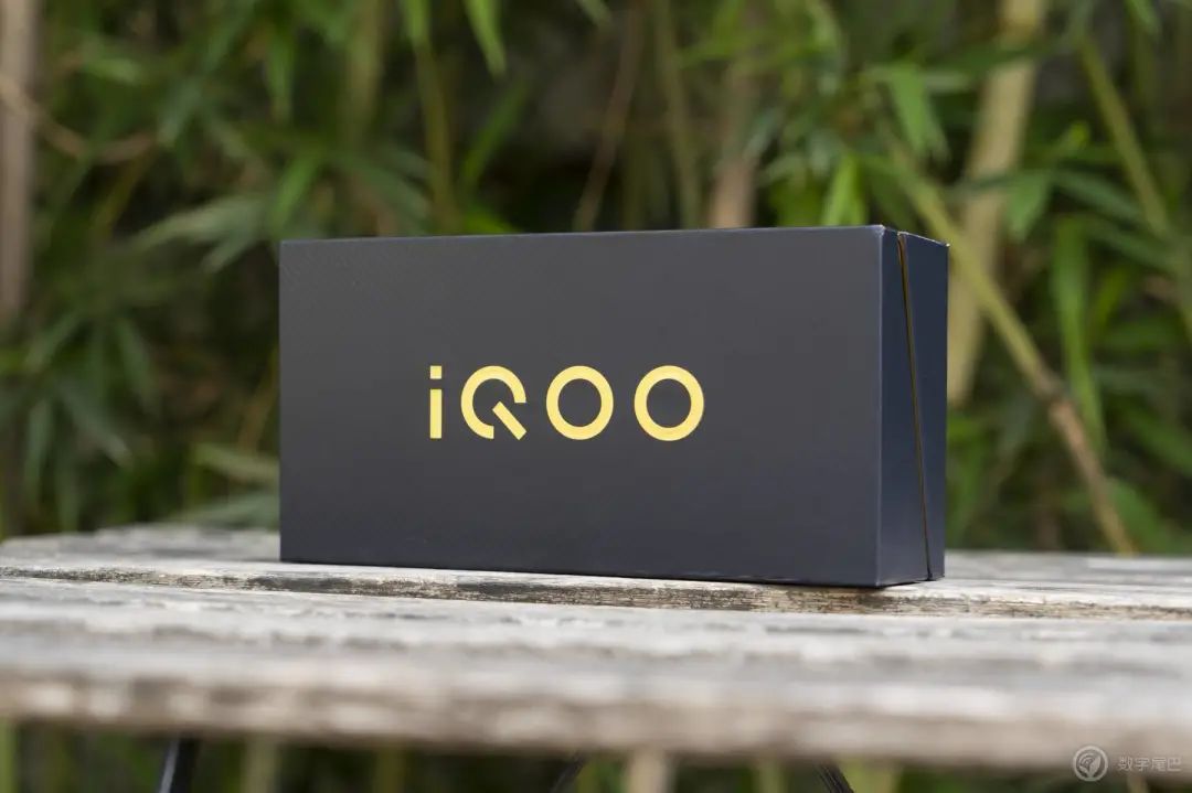 Vogue + naval vessel experiences Shuang Xinqi of electric contest IQOO Neo5