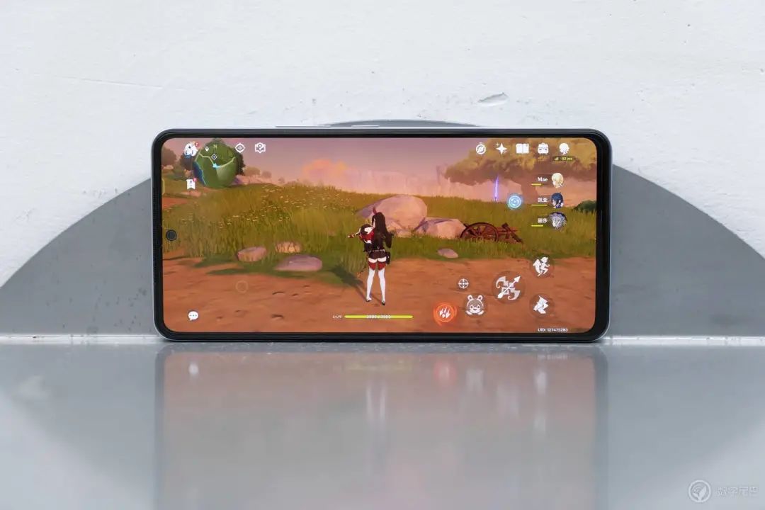 Vogue + naval vessel experiences Shuang Xinqi of electric contest IQOO Neo5