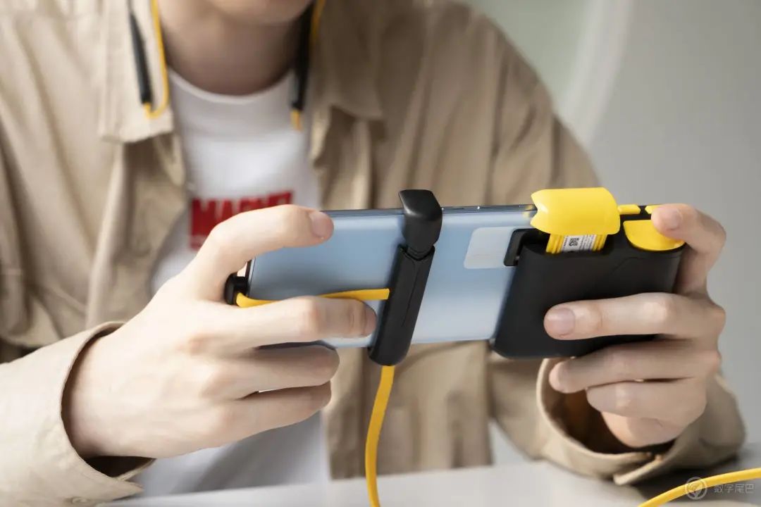 Vogue + naval vessel experiences Shuang Xinqi of electric contest IQOO Neo5